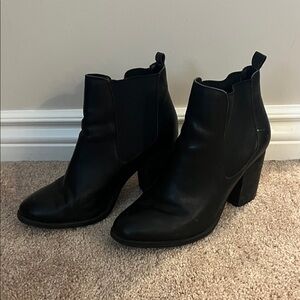 Steve Madden Sleek Black Ankle Booties